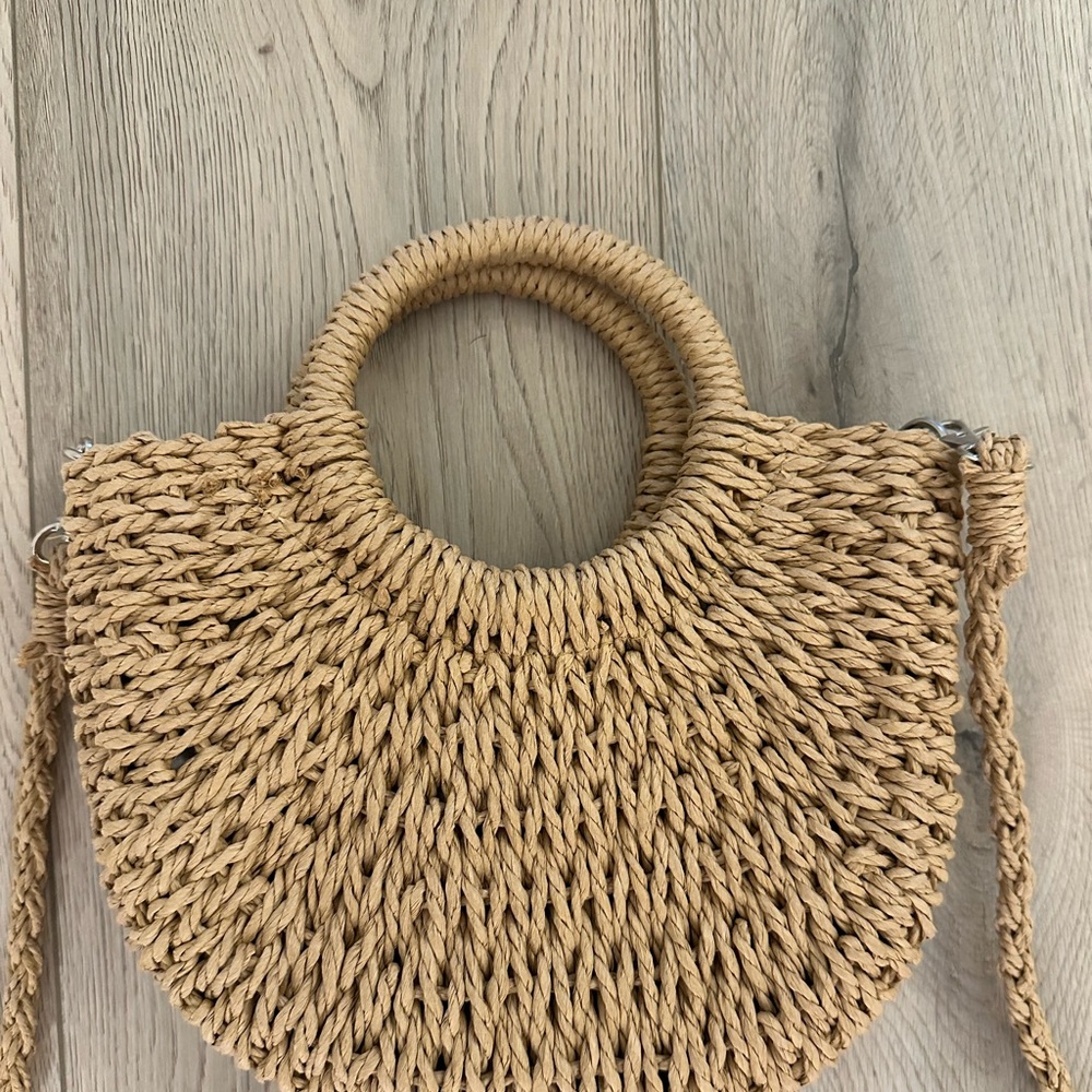 Straw handbag